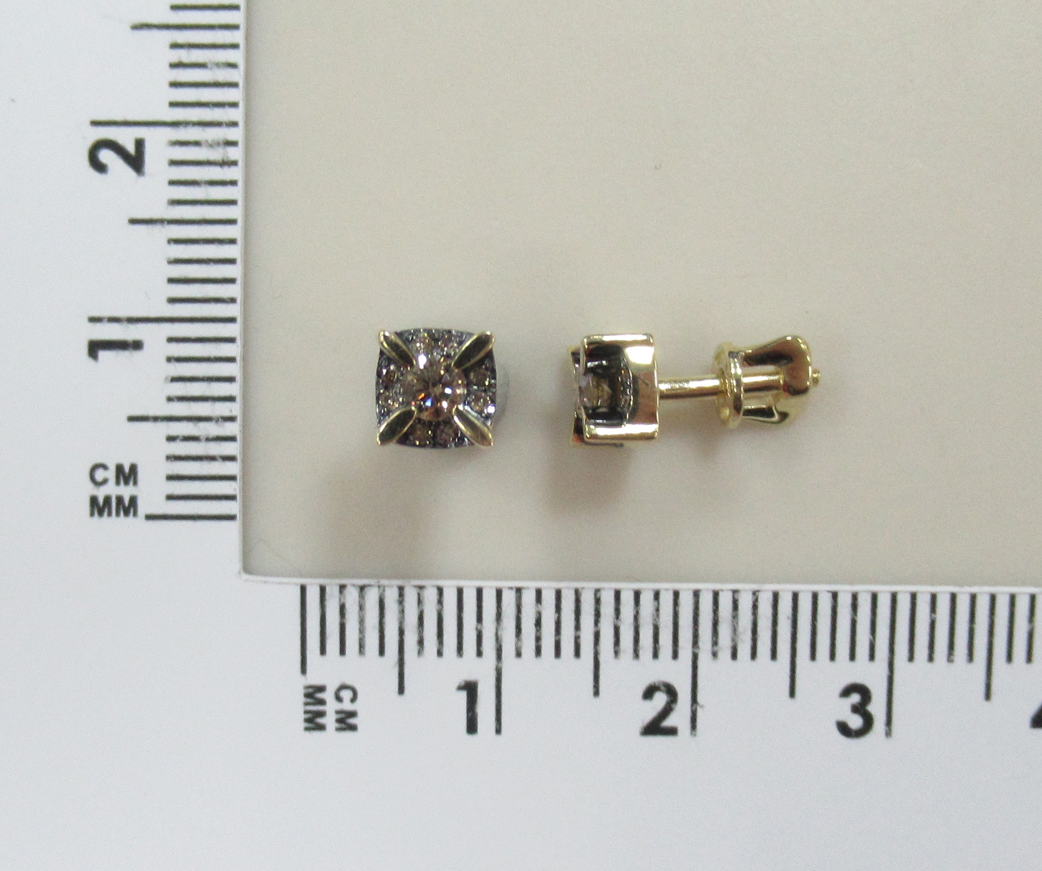 10511-001118 Серьги (Au 585)